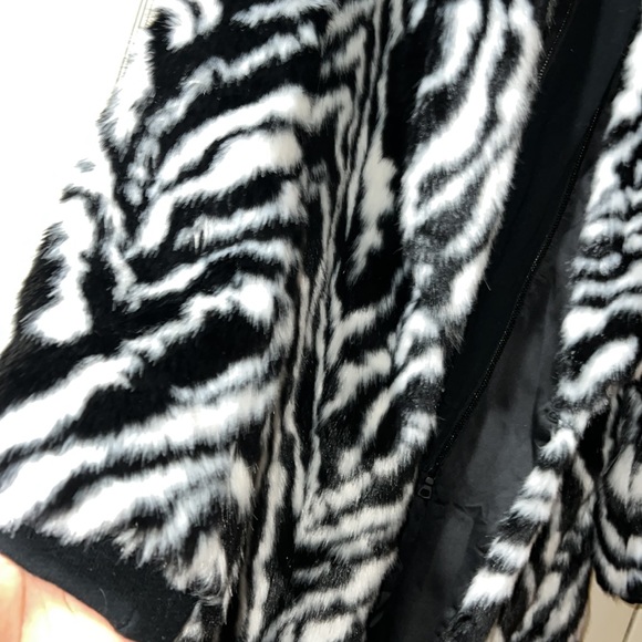 Alice + Olivia Faux Fur Coat with Removable Hoodie size L - Picture 8 of 13